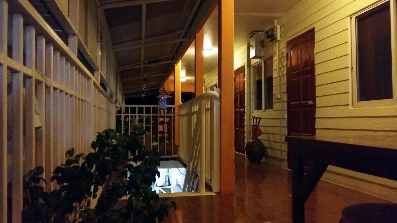 Jutharat Home Phra Nakhon Si Ayutthaya Esterno foto